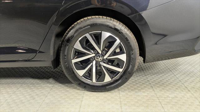 Used 2025 Volkswagen Jetta S image 34