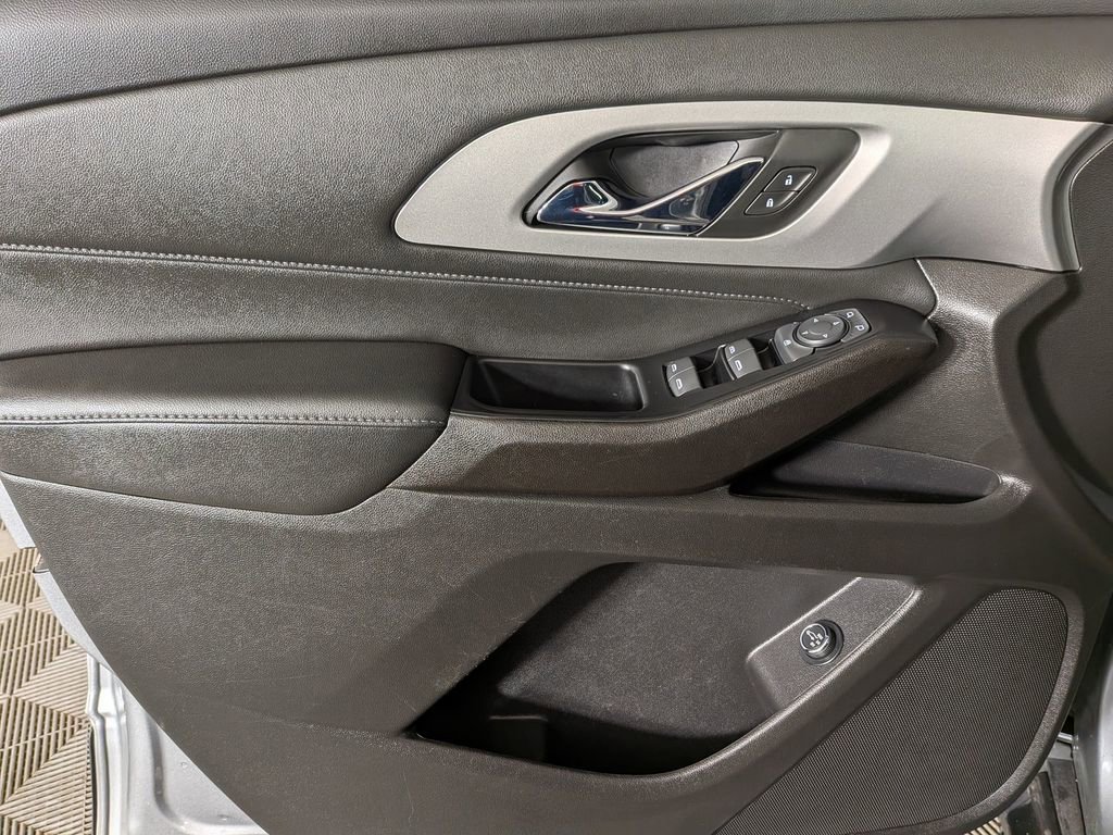 Certified 2023 Chevrolet Traverse LT image 17
