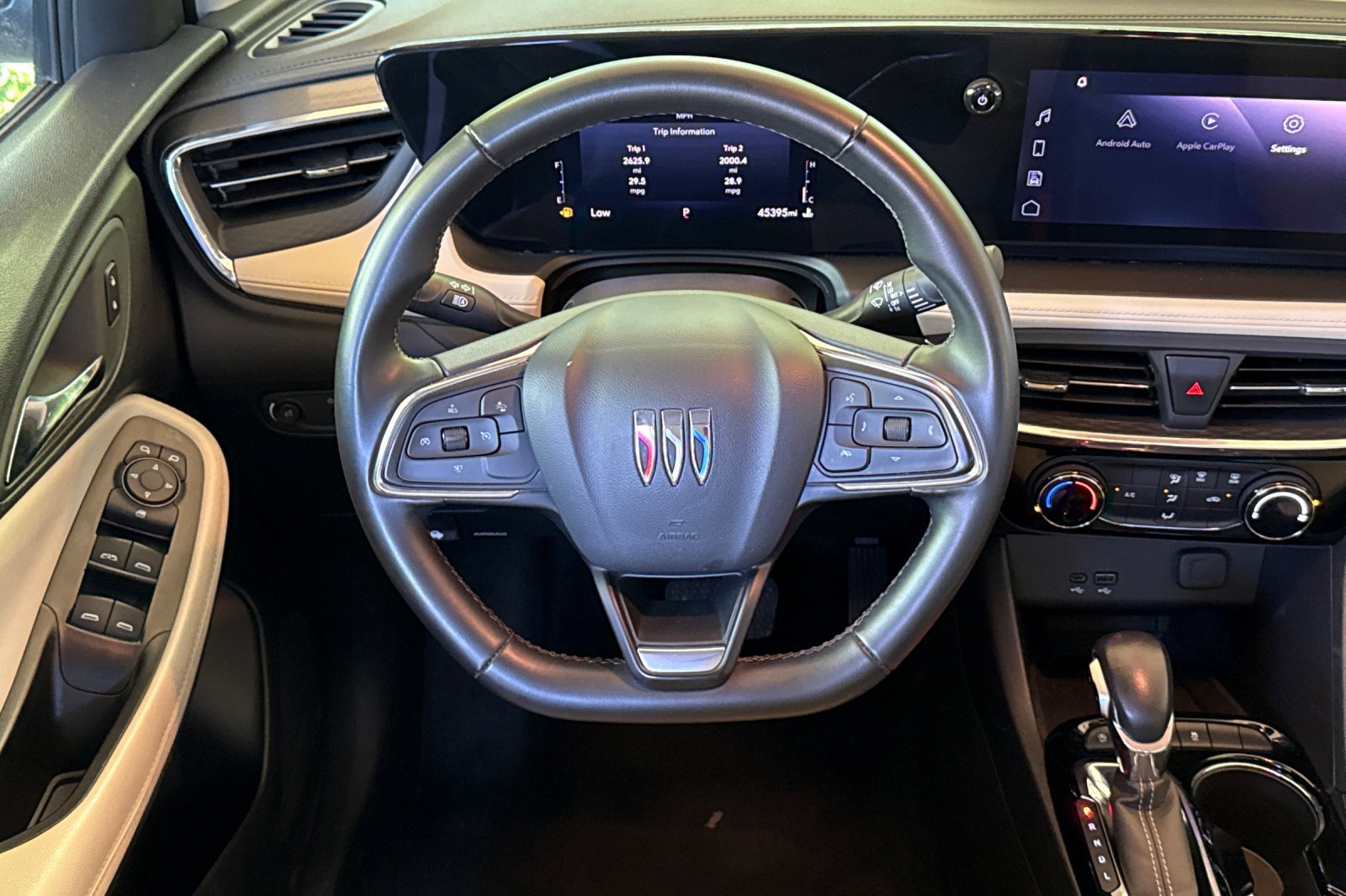 Used 2024 Buick Encore GX Sport Touring FWD image 17