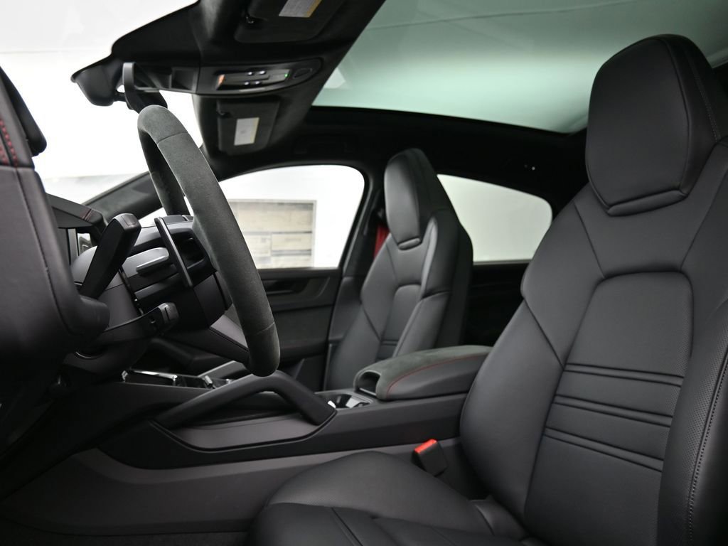 Certified 2026 Porsche Cayenne GTS image 5