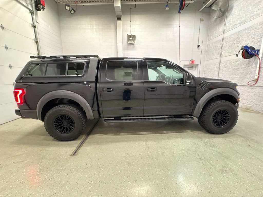 Used 2017 Ford F150 Raptor w/ Equipment Group 802A Luxury AWD/4WD image 3