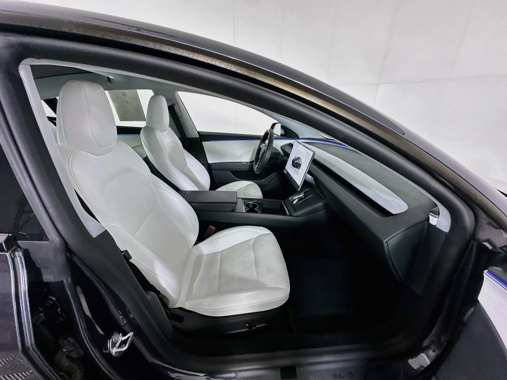 Used 2025 Tesla Model 3 Long Range AWD/4WD image 33