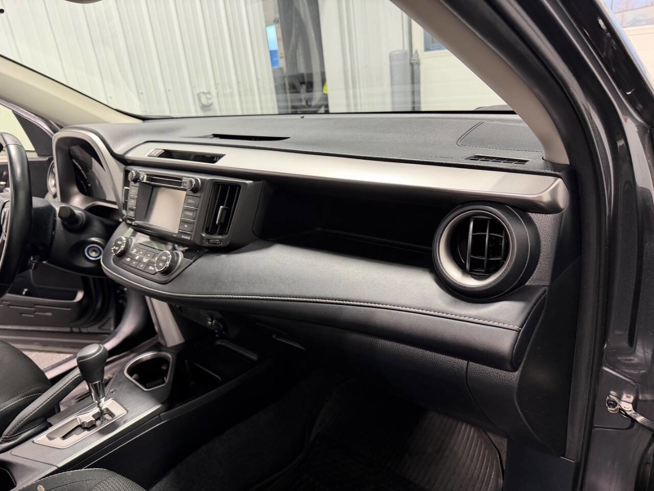 Used 2017 Toyota RAV4 XLE w/ All Weather Liner Package image 21