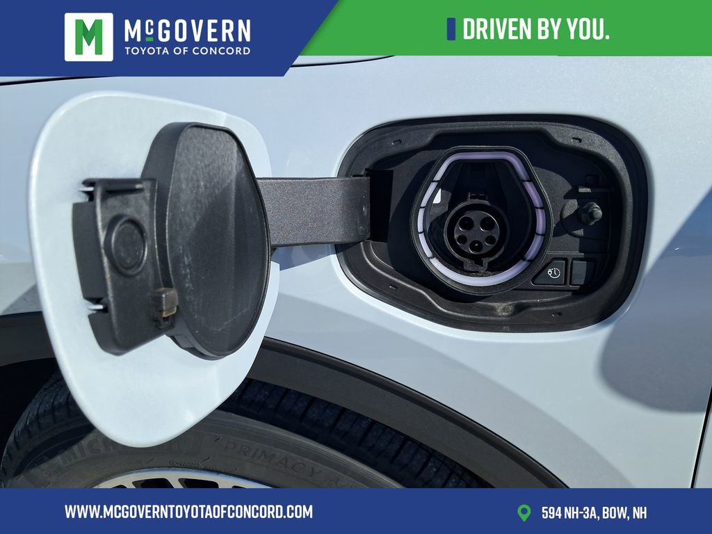 Used 2025 Ford Escape SE image 10