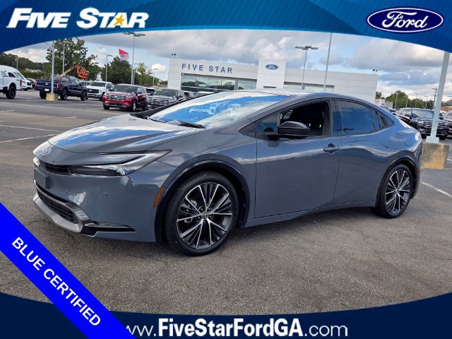 Used 2024 Toyota Prius Limited FWD image 3