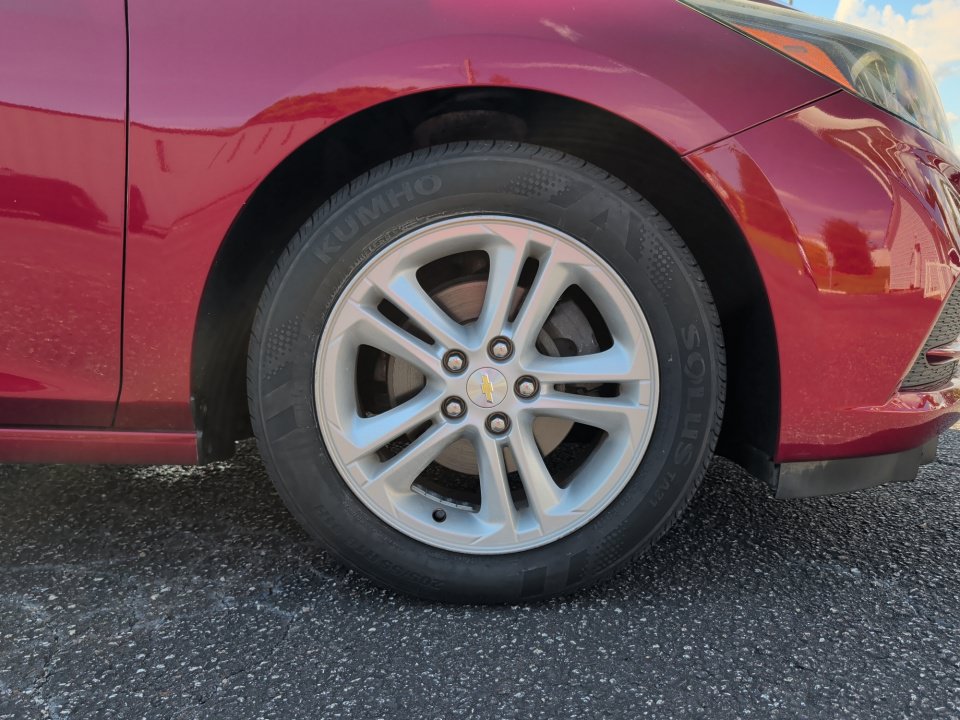 Used 2018 Chevrolet Cruze LT FWD image 25