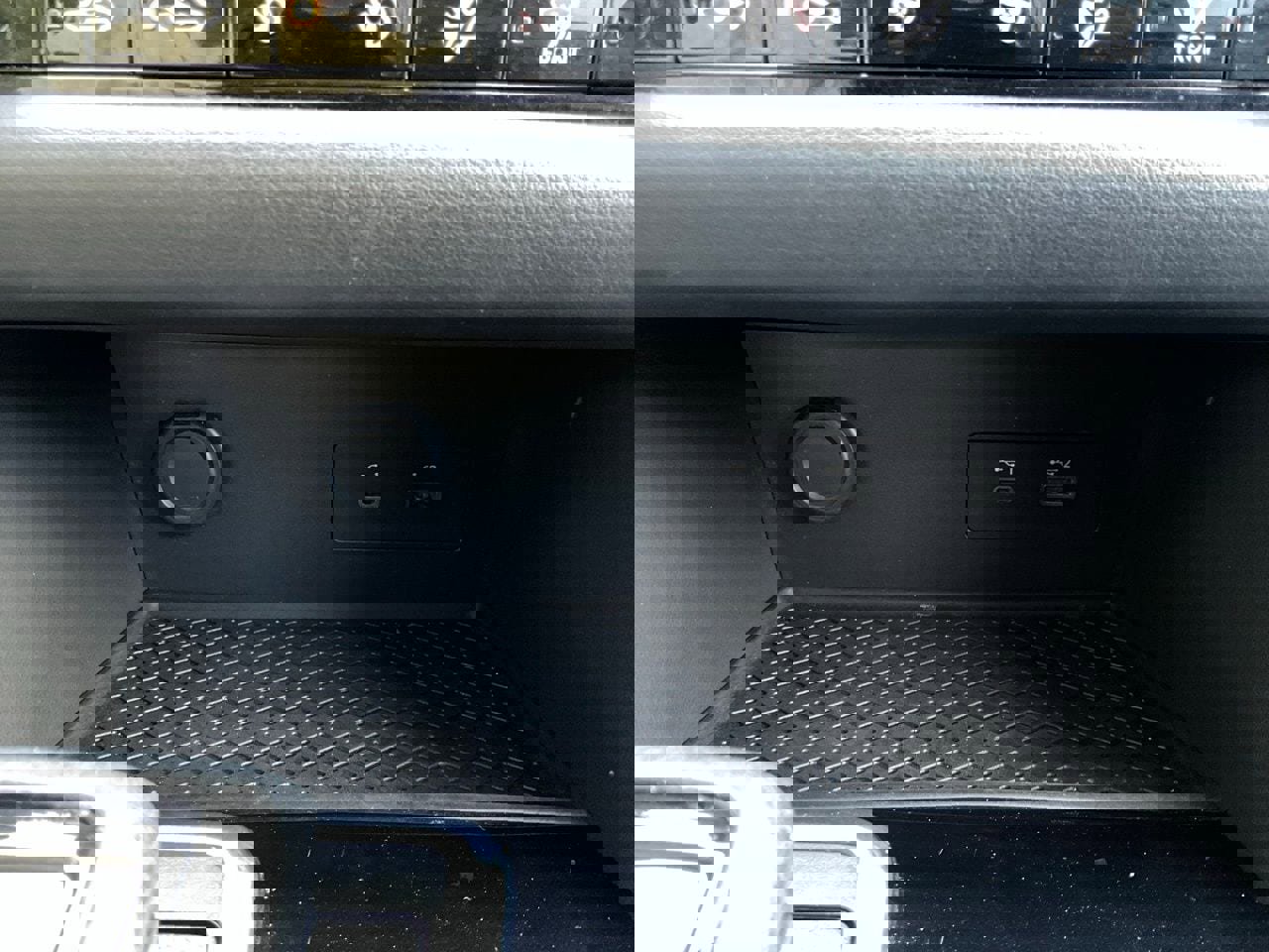 Used 2024 Nissan Pathfinder SV image 26