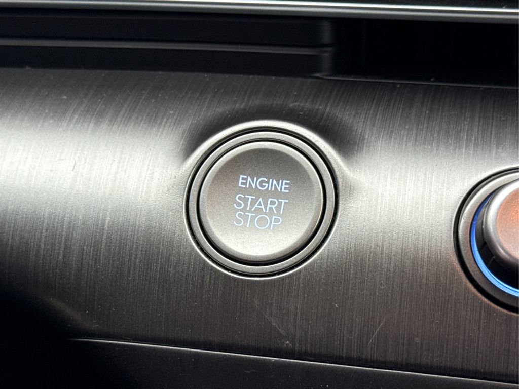 Used 2024 Hyundai Kona SEL image 28