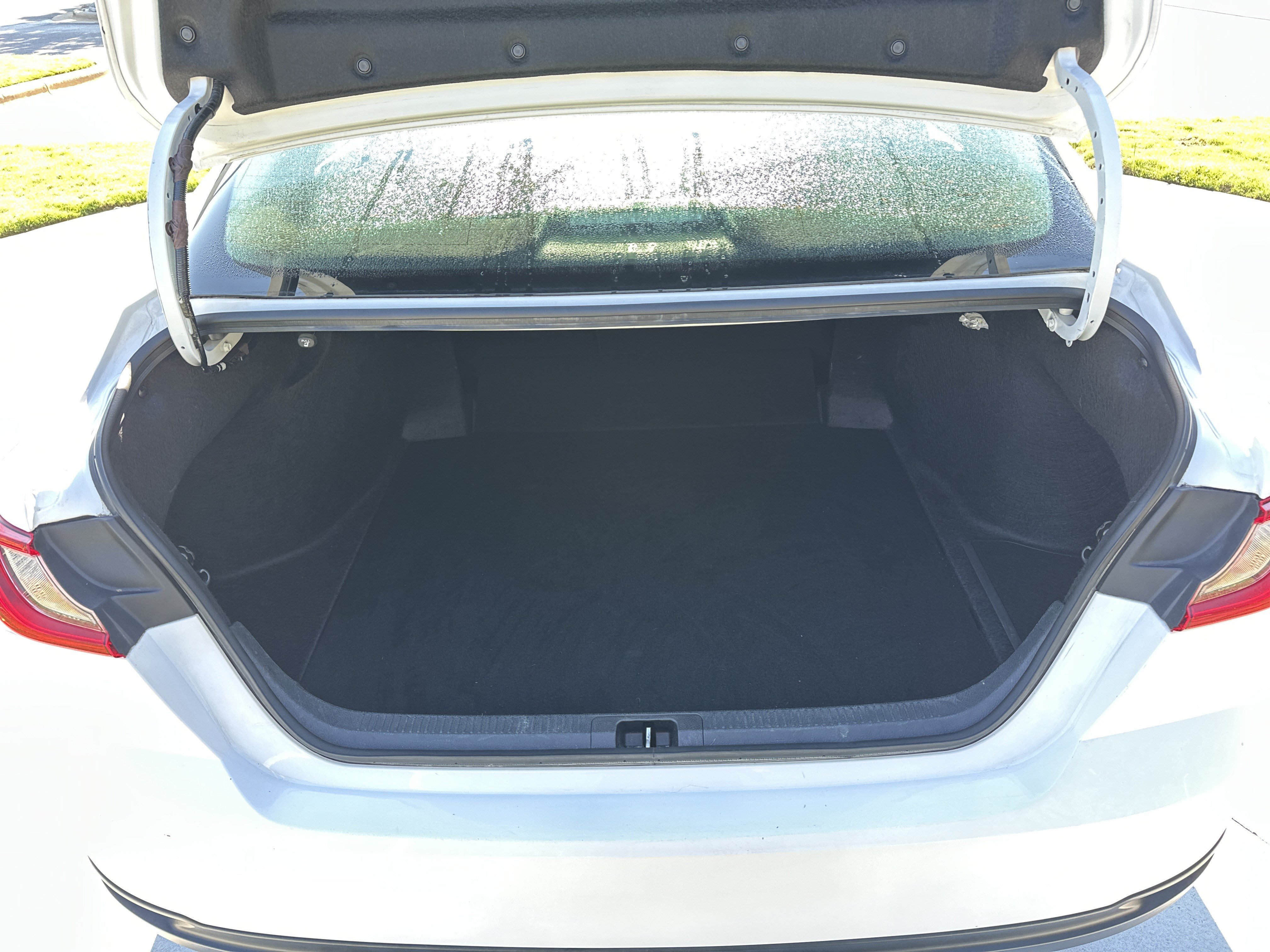 Used 2025 Toyota Camry LE FWD image 32