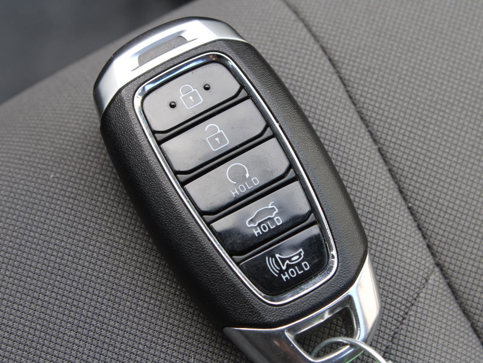 Used 2022 Hyundai Elantra Blue image 14