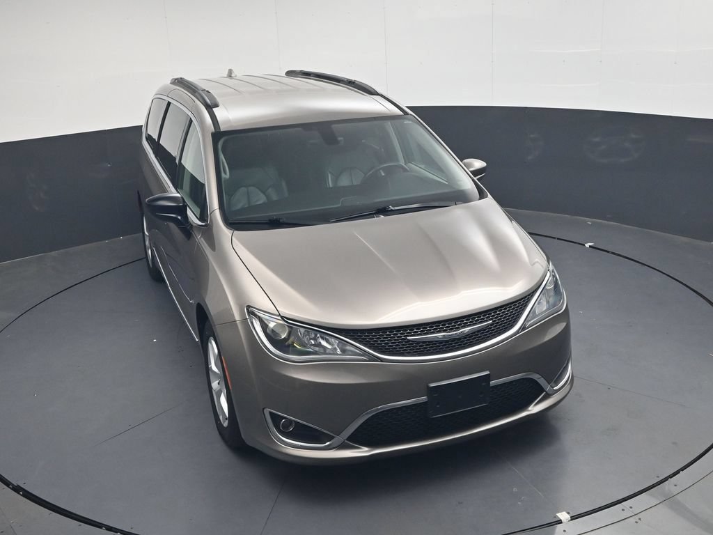 Used 2017 Chrysler Pacifica Touring-L w/ Tire & Wheel Group FWD image 26