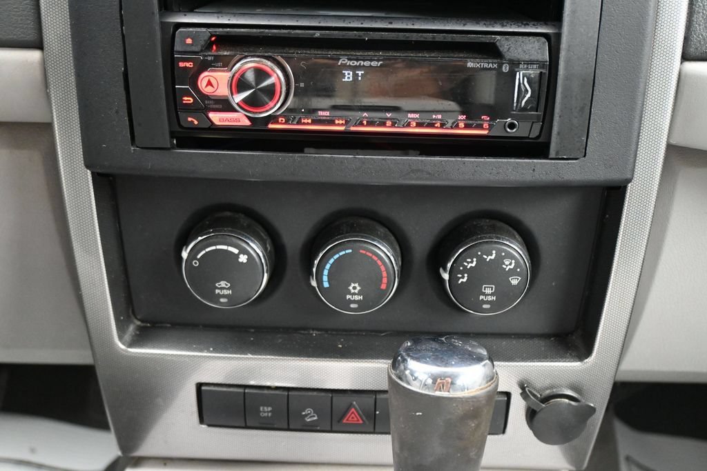 Used 2008 Jeep Liberty Sport w/ Popular Equipment Group AWD/4WD image 18