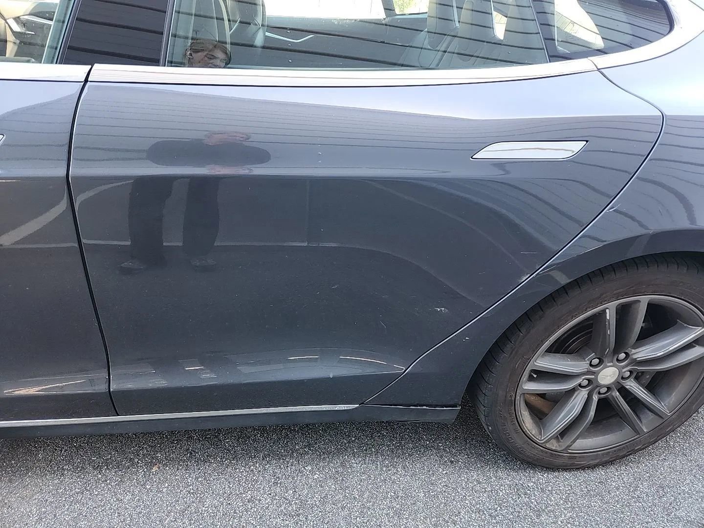 Used 2015 Tesla Model S 85D image 28