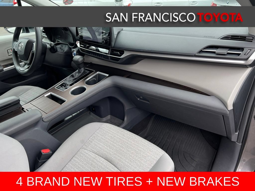 Certified 2021 Toyota Sienna LE FWD image 23