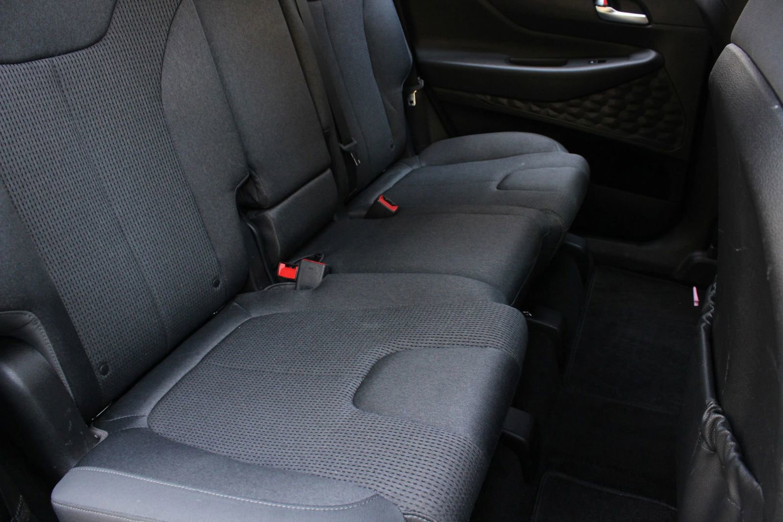Used 2019 Hyundai Santa Fe SE FWD image 21