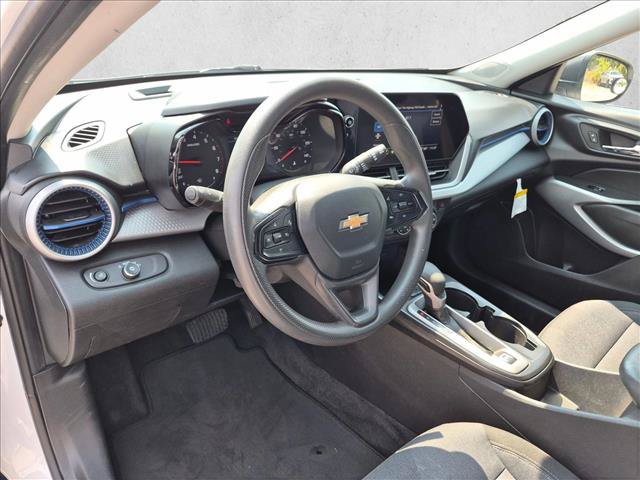 Used 2024 Chevrolet Trax LS w/ Driver Confidence Package FWD image 10