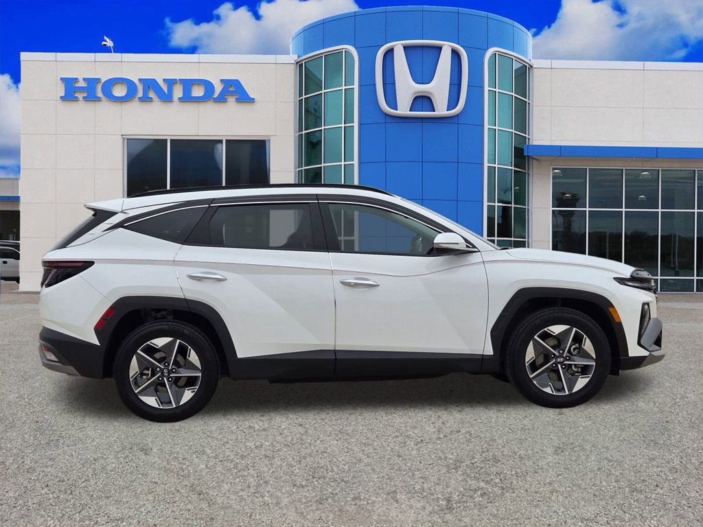 Used 2025 Hyundai Tucson SEL image 2