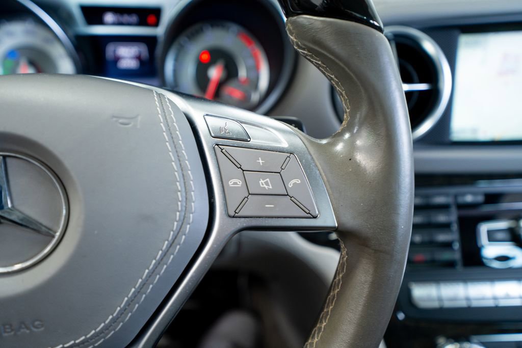 Used 2014 Mercedes-Benz SL 550 image 37