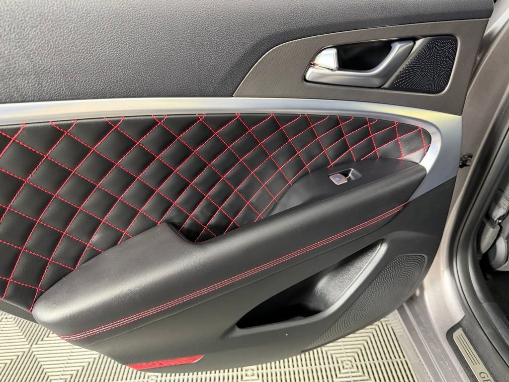 Used 2024 Genesis G70 3.3T Advanced w/ Sport Prestige Package image 28