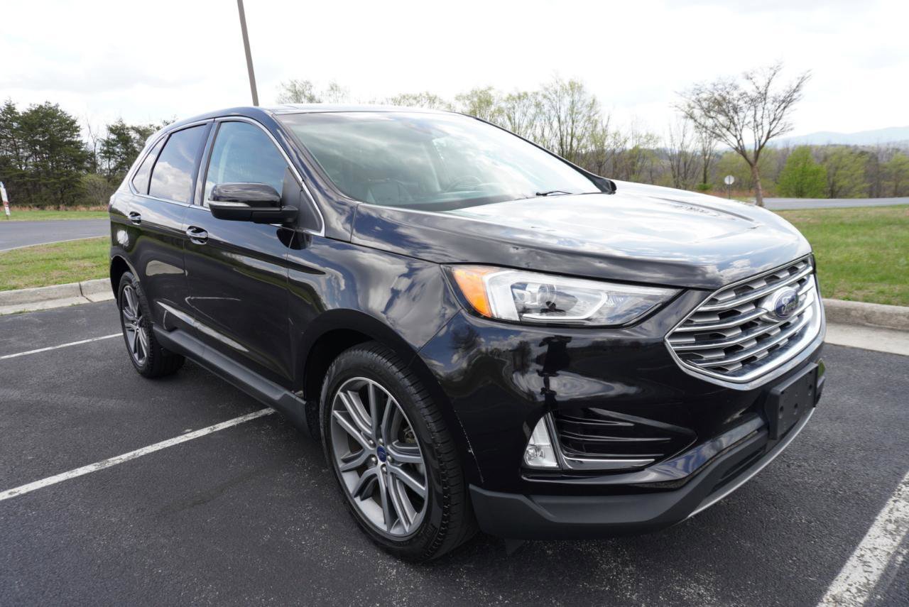 Used 2019 Ford Edge Titanium w/ Cold Weather Package image 3
