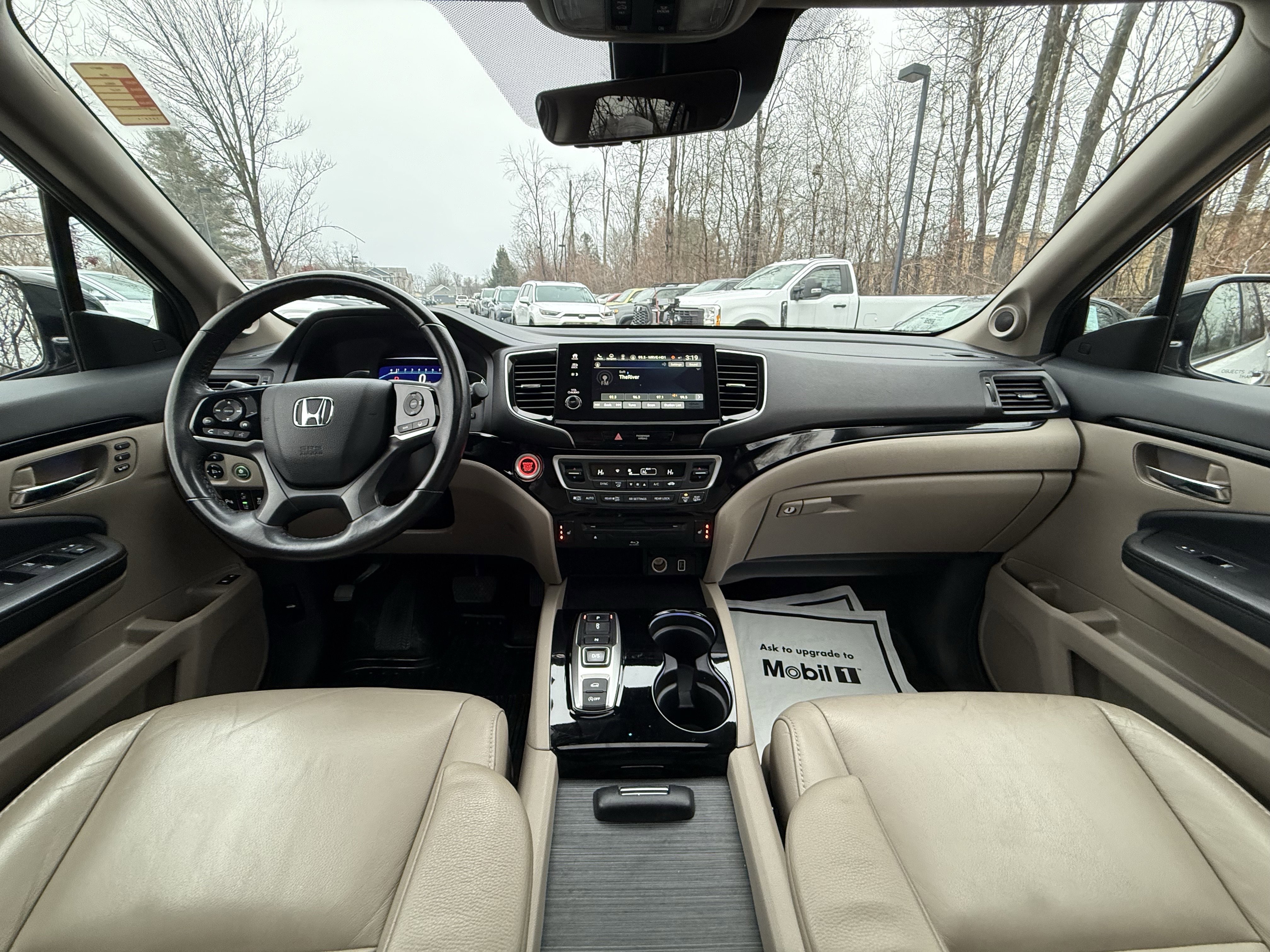 Used 2020 Honda Pilot Touring image 2