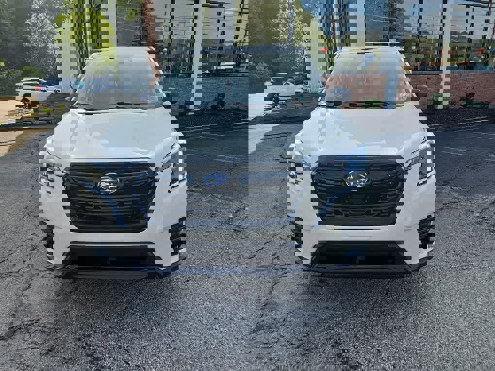 Used 2023 Subaru Forester image 2