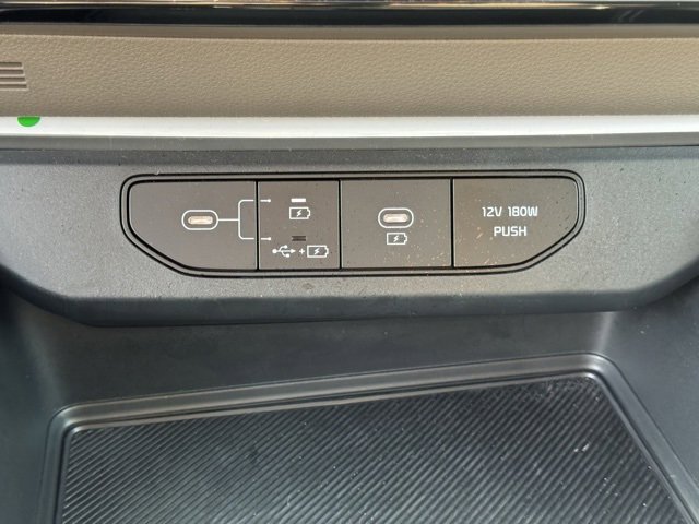 Certified 2025 Kia Carnival LX image 21