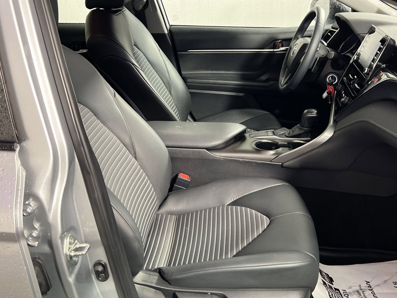 Used 2022 Toyota Camry SE image 28