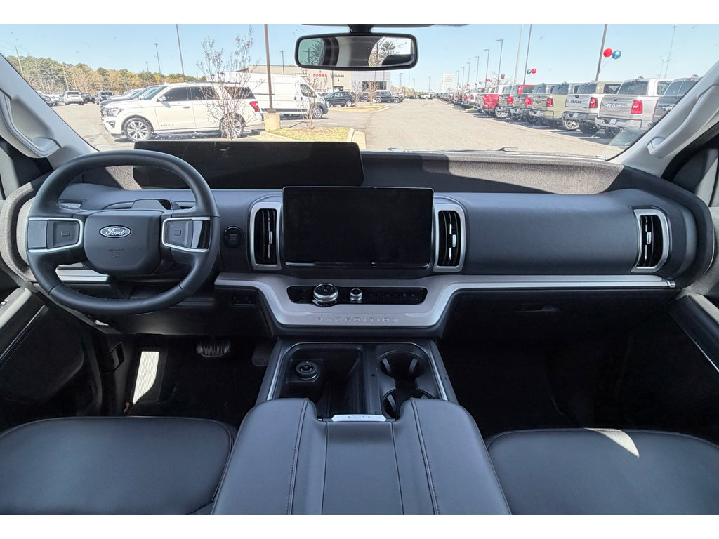 Used 2025 Ford Expedition Active AWD/4WD image 14