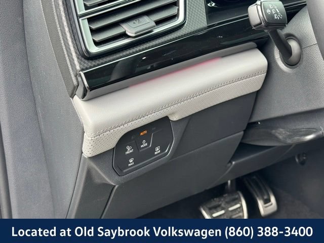 Certified 2025 Volkswagen Atlas Peak Edition SE AWD/4WD image 39