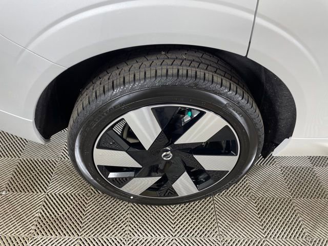 Certified 2024 Volvo XC60 T8 Plus w/ Protection Package Premier image 14