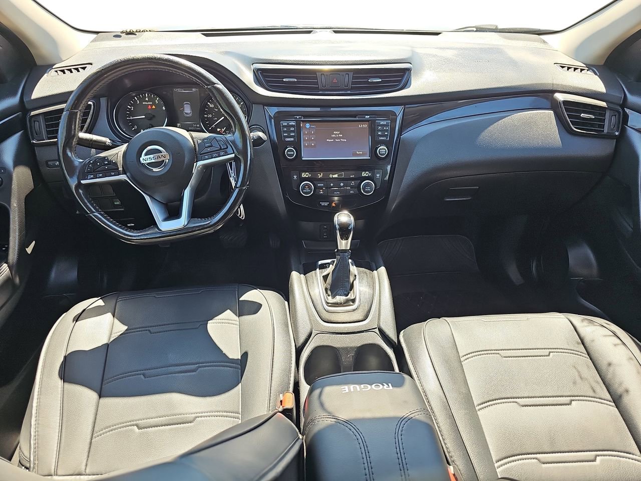 Used 2018 Nissan Rogue Sport SV w/ SV Technology Package image 9