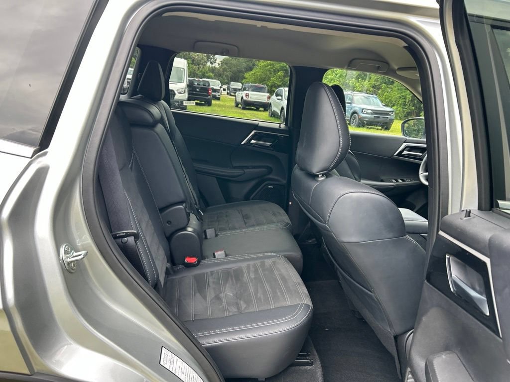 Used 2025 Mitsubishi Outlander SE AWD/4WD image 46