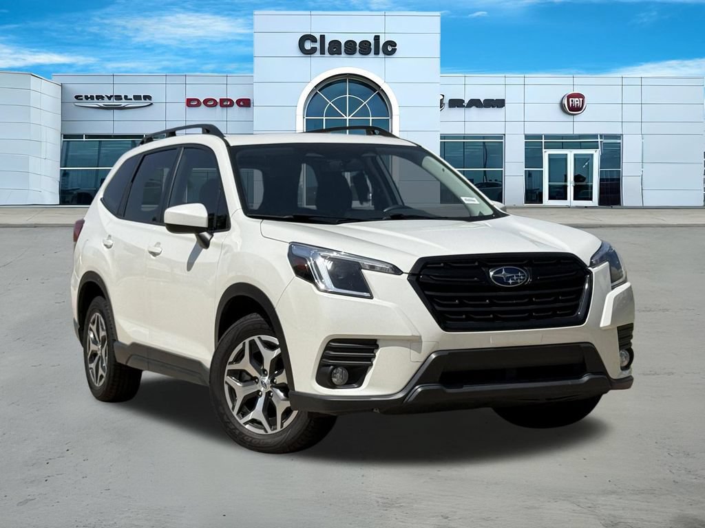 Used 2023 Subaru Forester Premium AWD/4WD image 1