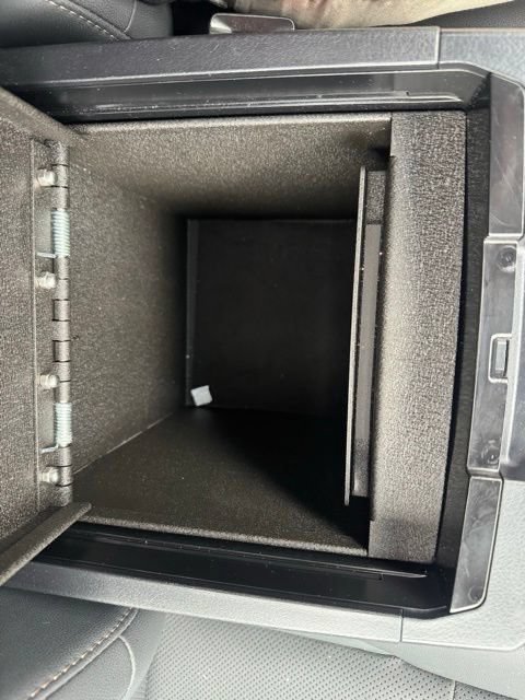 Used 2023 Lexus GX 460 Premium w/ Accessory Package AWD/4WD image 24
