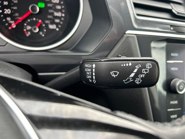 Used 2020 Volkswagen Tiguan SE w/ 3rd Row Seat Package AWD/4WD image 23