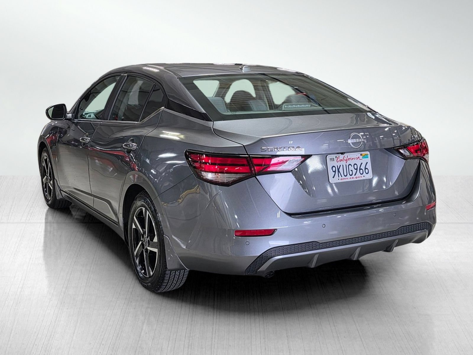 Used 2024 Nissan Sentra SV FWD image 5