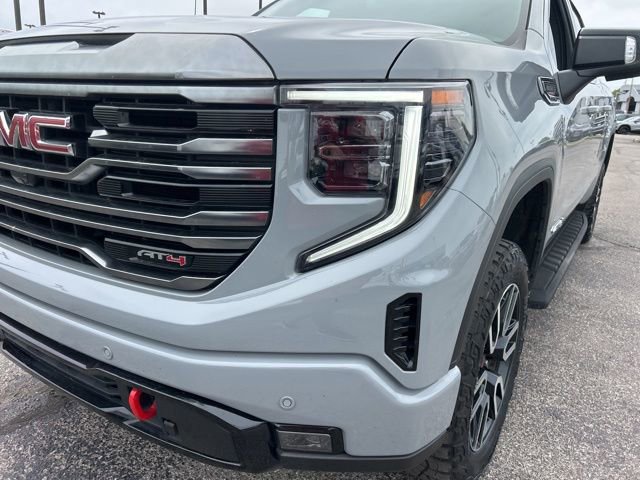 Used 2024 GMC Sierra 1500 AT4 w/ Technology Package AWD/4WD image 9