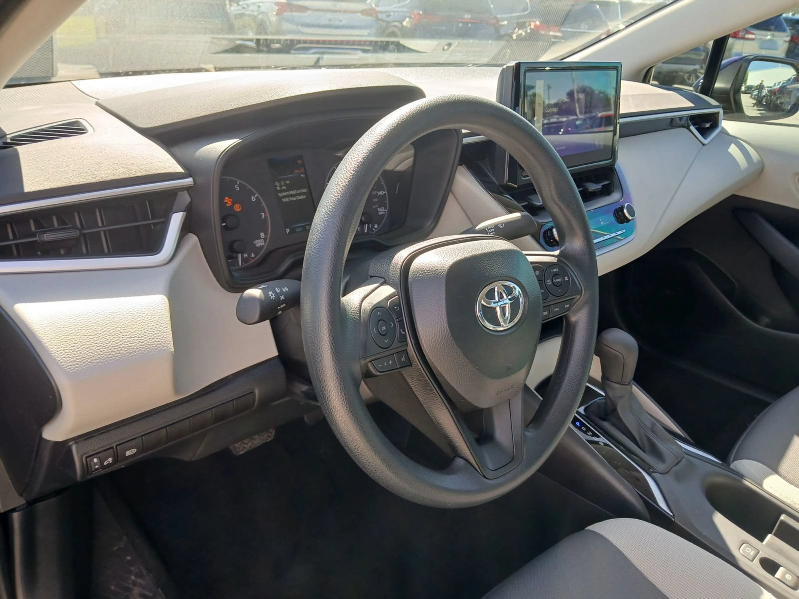 Used 2025 Toyota Corolla LE FWD image 4