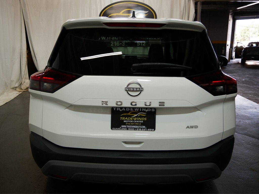 Used 2023 Nissan Rogue S AWD/4WD image 8