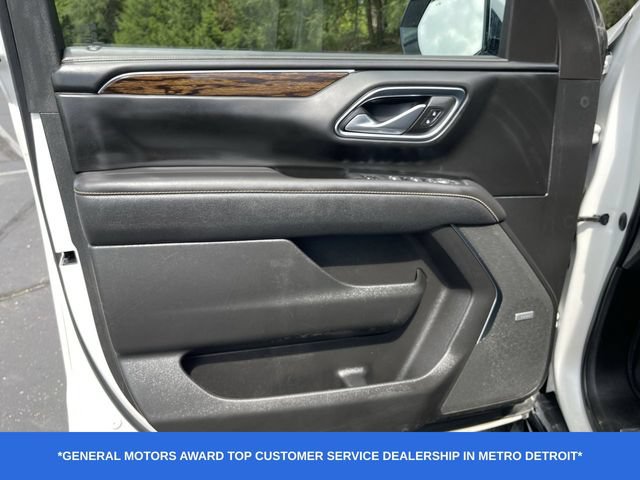 Used 2023 Chevrolet Suburban Premier AWD/4WD image 22