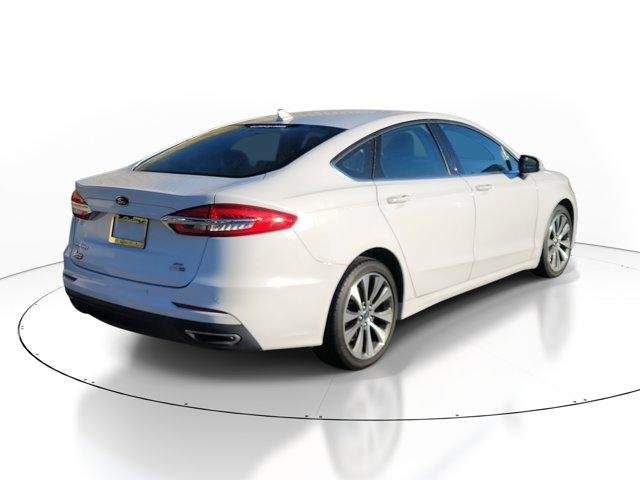 Used 2020 Ford Fusion SE image 4