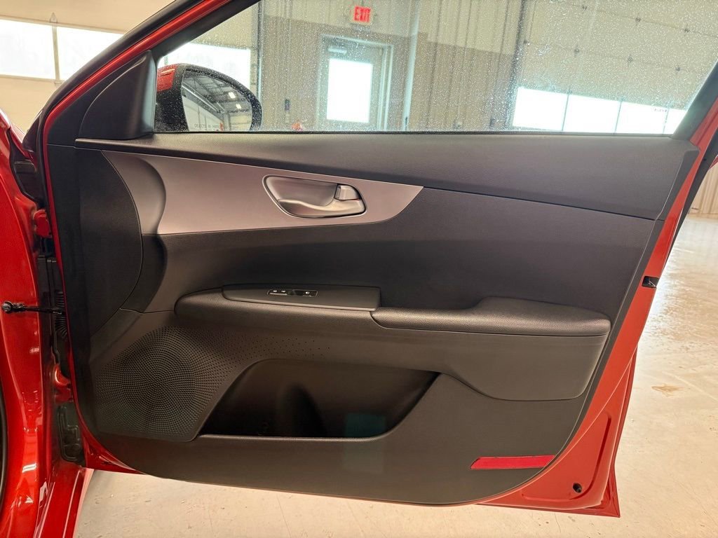 Used 2022 Kia Forte LXS image 23