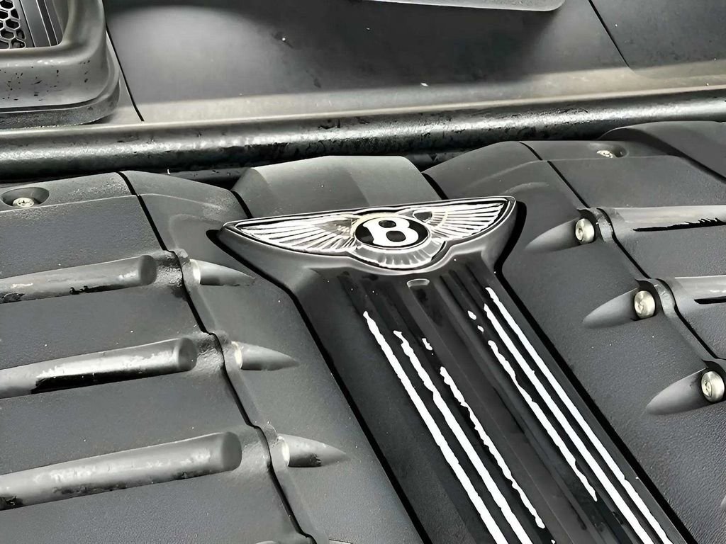 Used 2017 Bentley Bentayga image 35