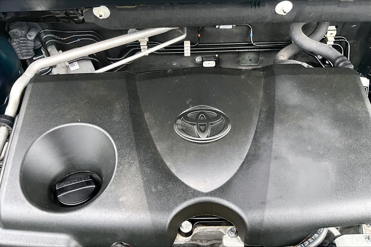 Used 2019 Toyota RAV4 Limited w/ Advanced Technology Package AWD/4WD image 33