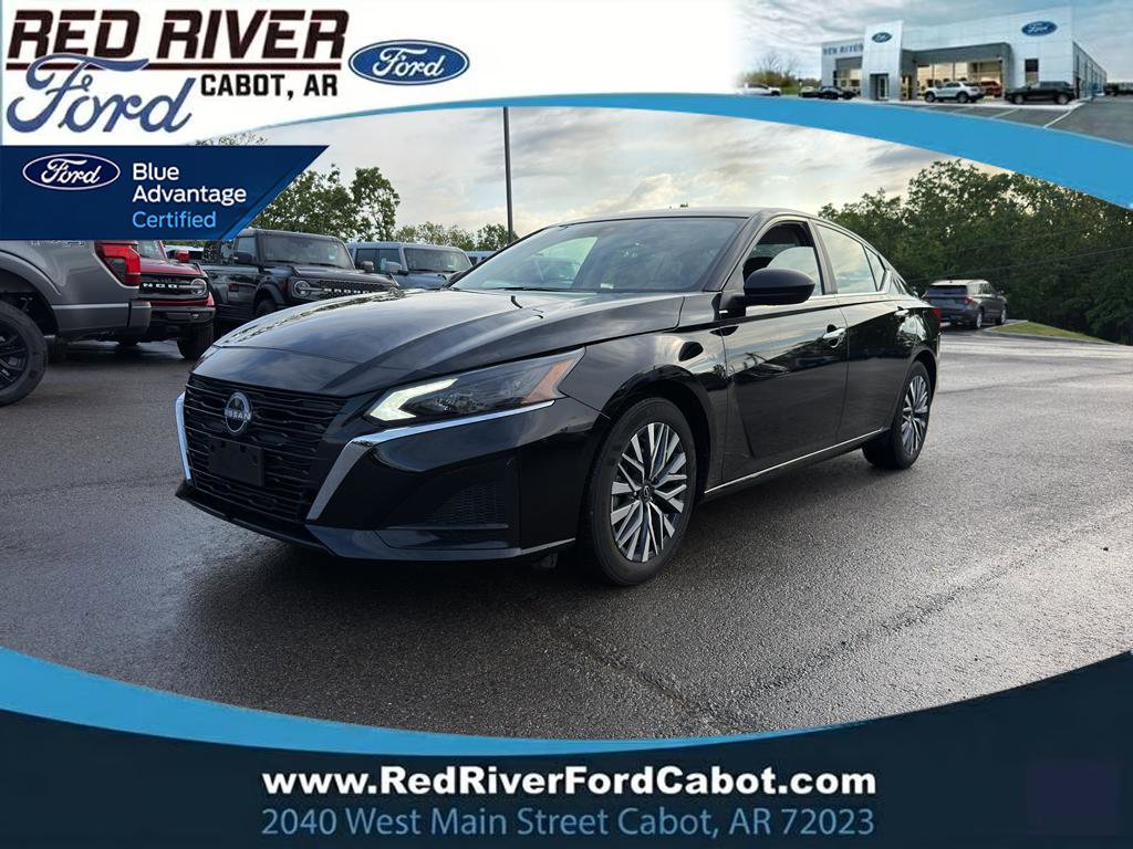 Used 2025 Nissan Altima 2.5 SV FWD image 1