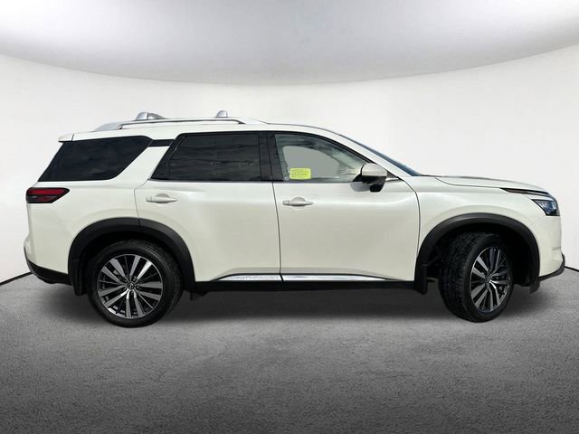 Used 2022 Nissan Pathfinder Platinum w/ Lighting Package (N92) AWD/4WD image 15