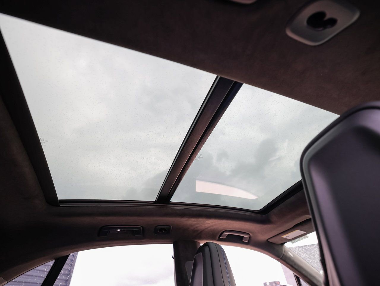 New 2025 Porsche Macan Turbo Electric image 28