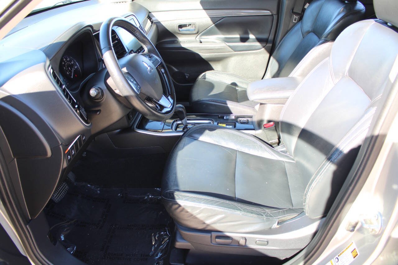 Used 2020 Mitsubishi Outlander SEL FWD image 17