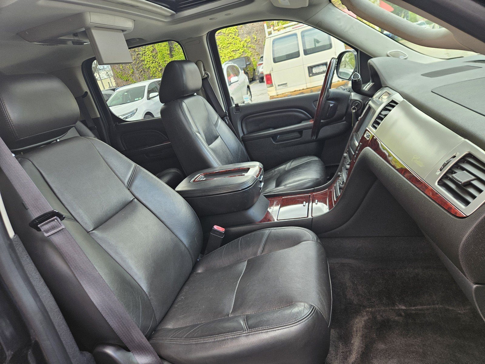 Used 2013 Cadillac Escalade ESV Luxury AWD/4WD image 8